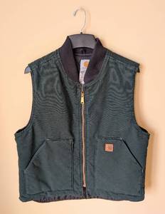 lot 489 image: Mens Dark Green Carhartt Vest