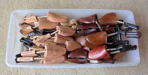 lot 566 image: Assorted Wooden Shoe Stretchers