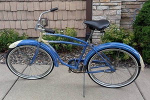 lot 577 image: Boys 26 Postwar Balloon 1948 Schwinn Bicycle