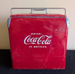 lot 575 image: Vintage Coca-Cola Metal Cooler