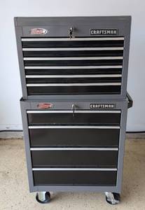 lot 641 image: Craftsman Rolling Tool Chest with Drawers and Contents