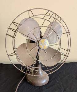 lot 647 image: Vintage Metal Airflow Fan