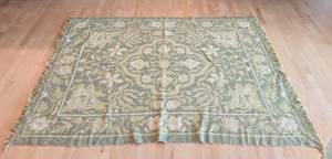 lot 649 image: 79 x 55 Green Decorative Rug