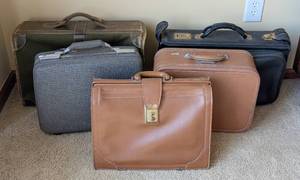 lot 650 image: Collection of 5 Vintage Luggage Pieces