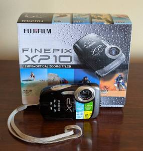 lot 712 image: Fujifilm Finepix XP10 Water & Shockproof Digital Camera