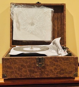lot 690 image: New Vintage Philco Suitcase Turntable by Phillips Electronics Adaptors Including