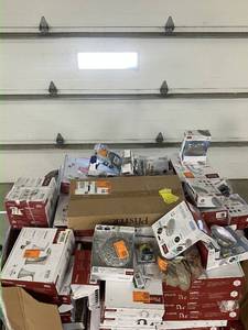HUGE Pallet of Mixed Brand Untouched Faucets, Showers, Towel Bars and other Décor ($14,000+ Retail). Amazing for eBay Resellers