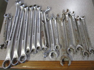 lot 52 image: Craftsman Metric Line Wrenches & SAE Boxend