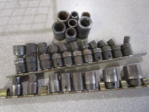 lot 56 image: MAC 12 Impact SnapOn 38 Swivel Sockets