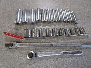 lot 59 image: Craftsman 12 sockets with Deepwell, Ratchet