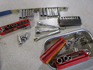 lot 60 image: Craftsman 14 Sockets, MAC Magnetic Pan