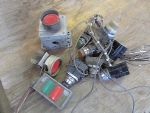 lot 68 image: Machine Light Connectors & Switches