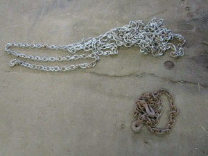 lot 98 image: Chains, 40ft & 7ft