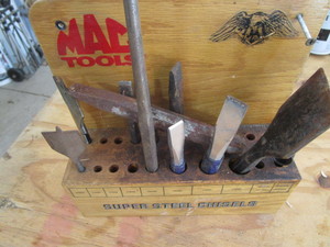 lot 135 image: MAC Stand, Chisels, Wood Bits