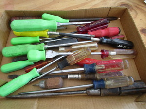 lot 145 image: Screwdrivers