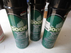 lot 168 image: Doom Weed Killer