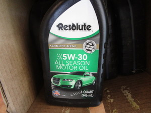 lot 173 image: Synthetic Motor Oil 5W-30