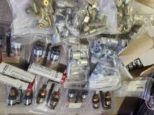 lot 242 image: Hydraulic Fittings
