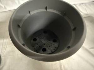 lot 48 image: 5 Gray Planter Pots
