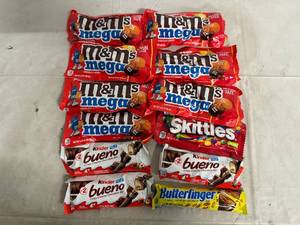 lot 207 image: 12 Packs of Variety Candy