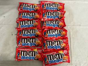 lot 208 image: 12 Packs of M&Ms