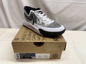 lot 63 image: MM.3Y Kyrie 8 Go(PS) WhiteWhite Black