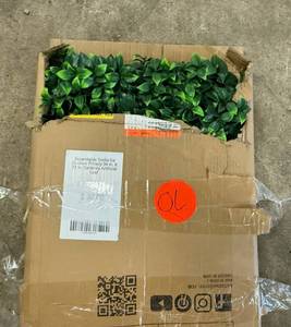 lot 141 image: Exandale Trellis 72x36 Artificial Gardenia Leaf