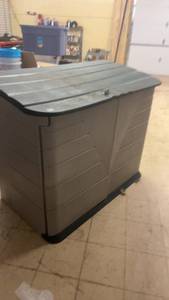 lot 73 image: Large Outdoor Storage Deck Box with Hinged Lid