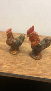 lot 75 image: Set of 2 Ceramic Rooster Figurines with Hand-Painted Details