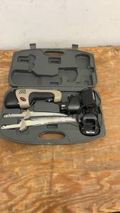 lot 91 image: Rapala Electric Fillet Knife Set with Case and Charger