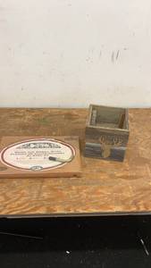 lot 168 image: Rustic Wooden Box with Metal Deer Decor and Cedar Plank for Cooking