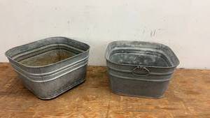lot 171 image: Set of 2 Vintage Galvanized Metal Wash Tubs