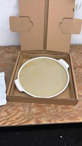 lot 176 image: Pampered Chef White Large Round Stone 15 inch