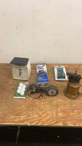 lot 191 image: Assorted Vintage Tools and Supplies Set