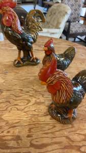 lot 232 image: Set of 3 Ceramic Rooster Figurines