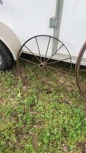 lot 255 image: Set of 2 Antique Metal Wagon Wheels