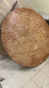 5ft banquet round with wooden top