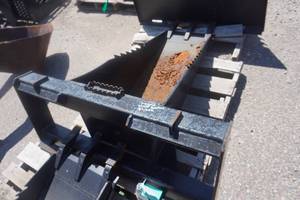 lot 18 image: Brand New Universal Mount Bobcat Skid Loader Skid Steer Extreme Stump Bucket