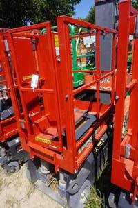 lot 29 image: Bravi Brand Liu Mini Scissors Lift