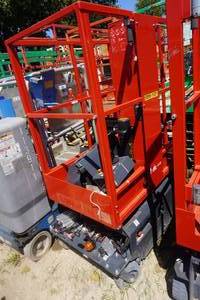 lot 30 image: Bravi Brand Liu Mini Scissors Lift
