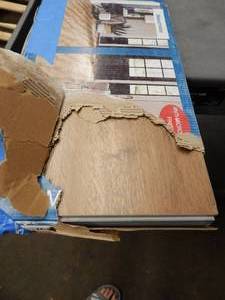 lot 16 image: Golden Arowana HDPC Vinyl Plank - Color Macchiato