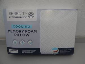 lot 30 image: Tempur-Pedic Serenity Cooling Memory Foam Pillow