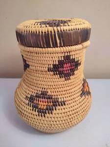 lot 11 image: Vintage Hand Crafted Snake Charmer Style Basket with Lid