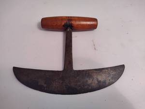 lot 38 image: Hand-forged Food Chopper