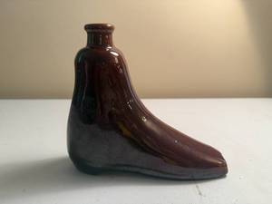 lot 92 image: Vintage Pottery Shoe Flask