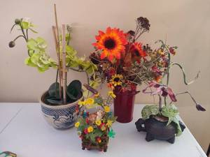 lot 42 image: Lot of Asst Faux Plants