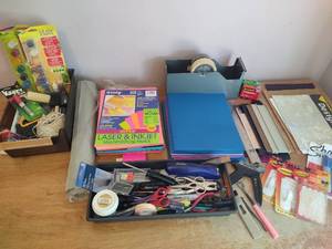 lot 187 image: Lot of OfficePainting Supplies