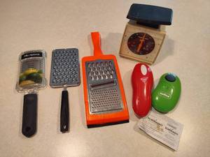 lot 214 image: Lot of Kitchen Items