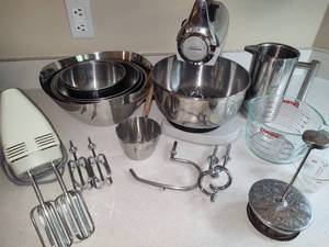 lot 202 image: Sunbeam Stand Mixer & Asst Mixing Accessories