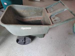 lot 248 image: Cyclone Yard Cart